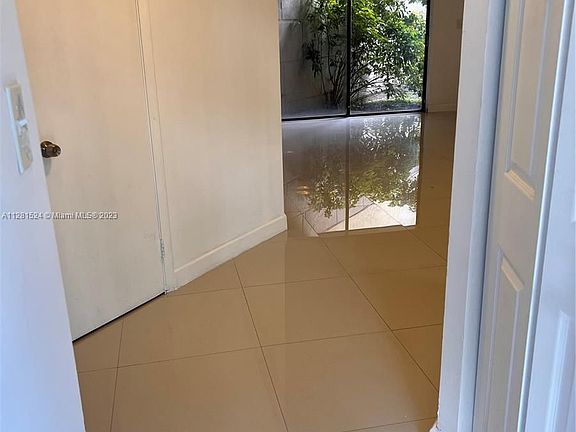 5th image of 8290 Lake Dr APT 108