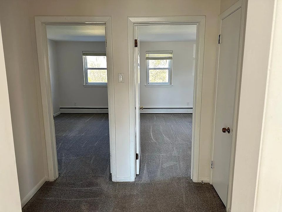 2nd image of 506 Donna Cir APT A