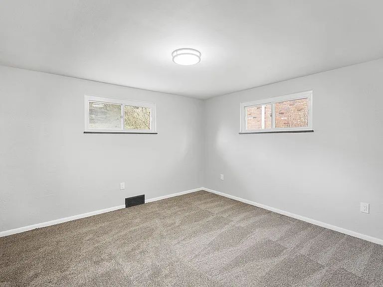 1411 Fairmont St — Photo 16