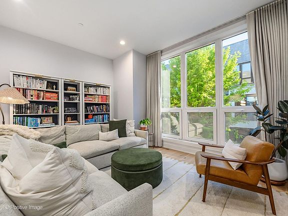 4th image of 525 N Bishop St #5