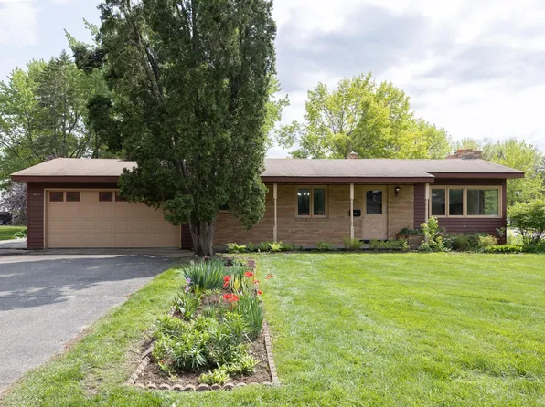 1477 Walnut St, Prescott, WI 54021