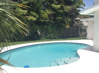 413 Mahon Dr, Venice, FL 34285