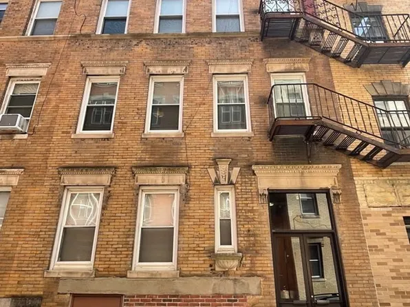 11 Henchman St, Boston, MA 02113