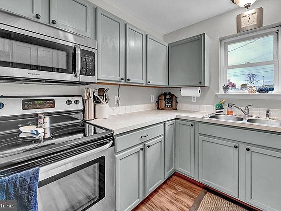 4th image of 78 Charles Ln