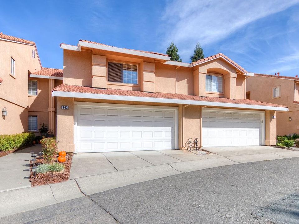 1st image of 242 Portola Dr
