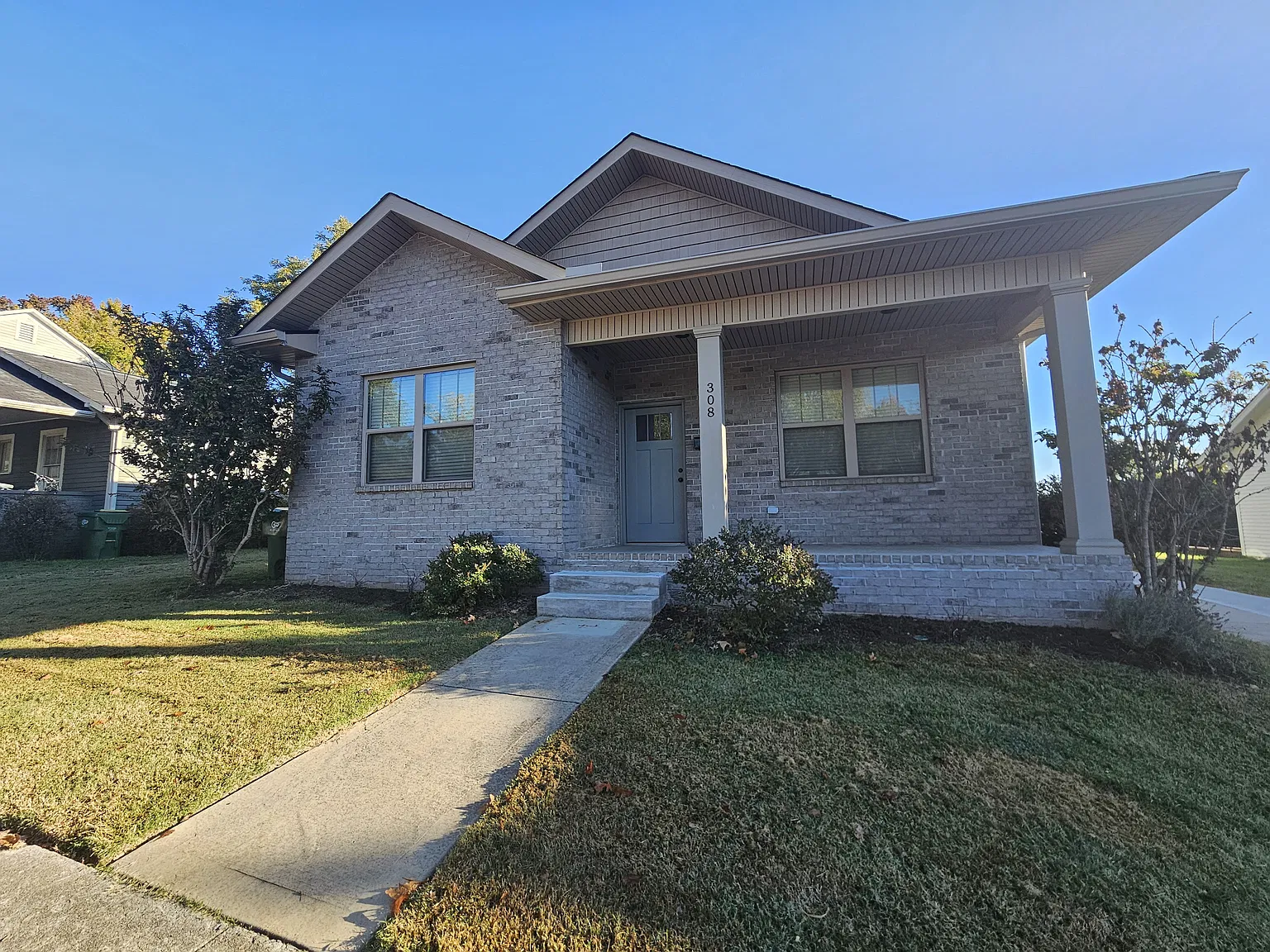 2 bed, 1068 sqft, $1,950 — Photo 2