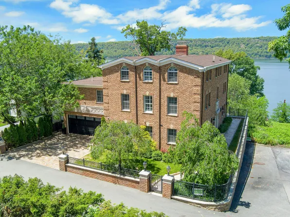 3061 Scenic Place image 1 of 41