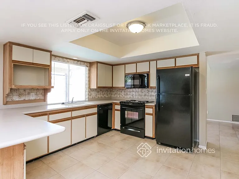 12042 N 28th Pl — Photo 8