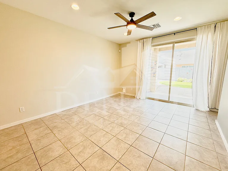 4373 W Allen St — Photo 3