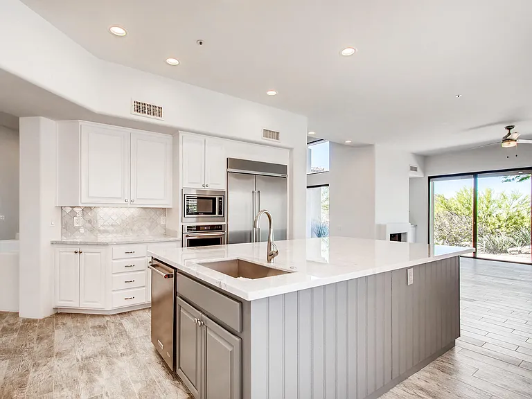 11015 E Desert Vista Dr — Photo 5