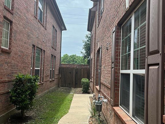 3rd image of 1214 Glenwood Canyon Ln
