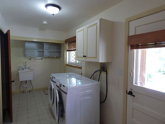5th image of 9148 Fleetwood Ave