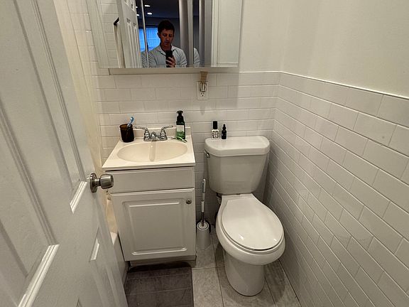 5th image of 430 E 87th St #5A