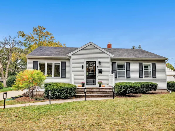 615 N Ontario St, De Pere, WI 54115