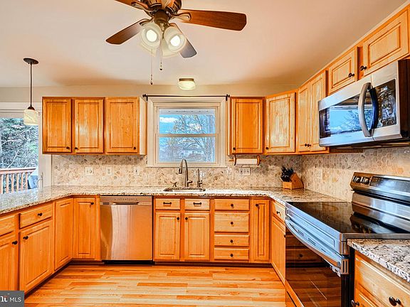 5th image of 2110 Folkstone Rd