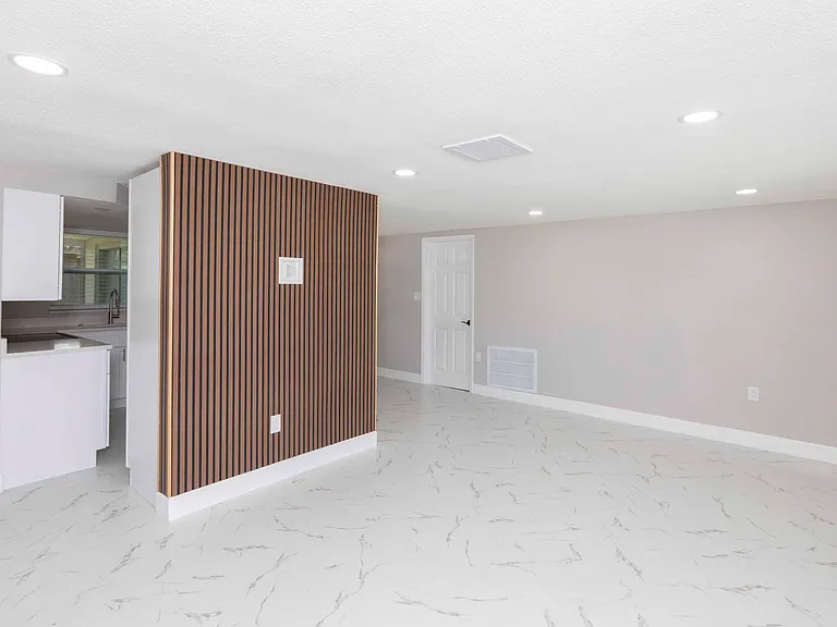 9026 Rainbow Ln — Photo 6