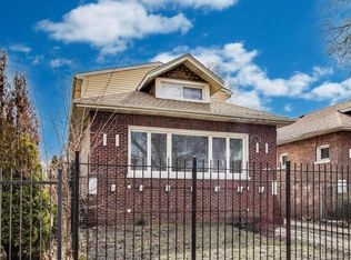 7955 S Paxton Ave, Chicago, IL 60617