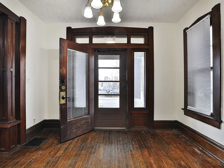 229 E 11th Ave — Photo 8