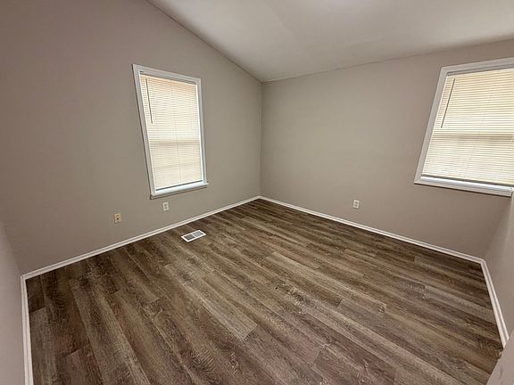 5th image of 951 McKay Dr SE