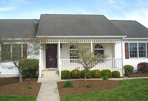 1st image of 20 Arnell Dr