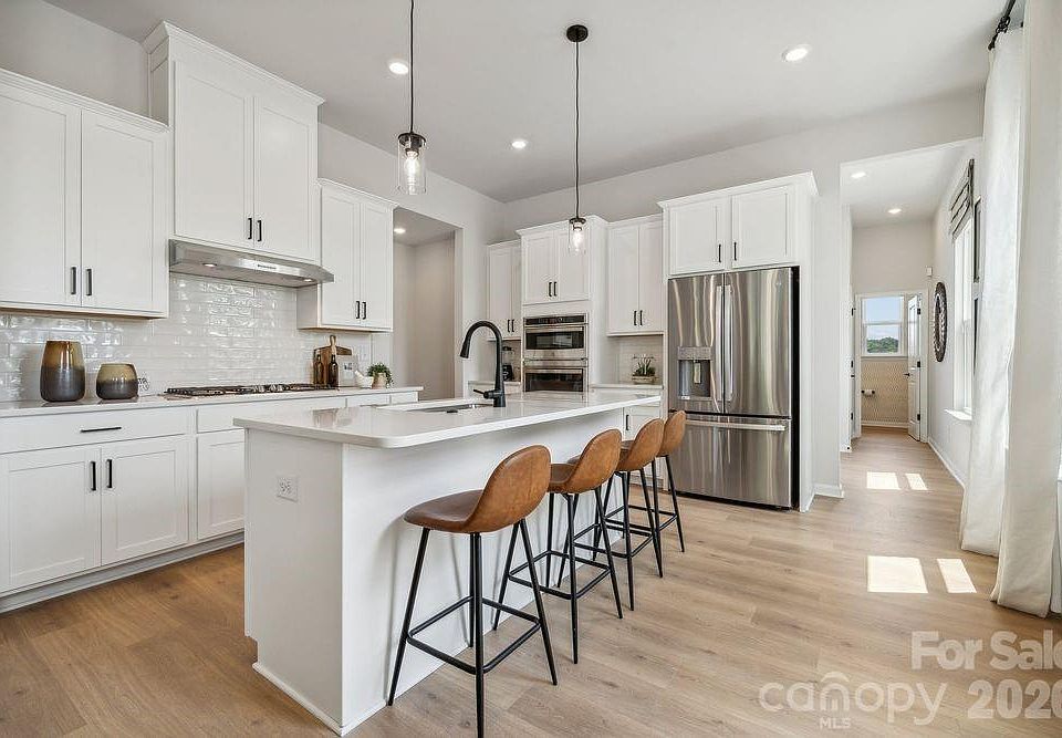 1st image of 3150 Beacon Heights Rd