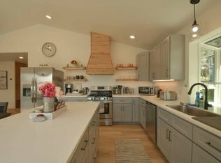 1200 Eric Ln, Homer, AK 99603