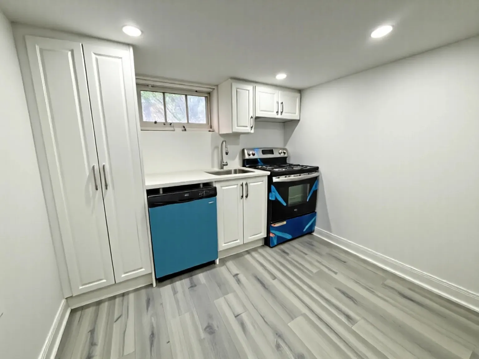 Unit 8 - 83 East Ave S — Photo 2