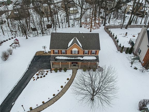 4th image of 251 Saint Leonards Ln