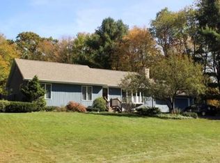 31 Winterberry Ln, Northampton, MA 01062