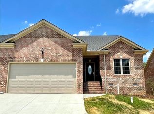 935 Arrowhead Ct, Mebane, NC 27302