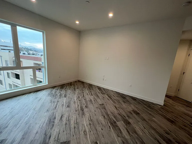 Bunker Heights Apartments — Photo 24