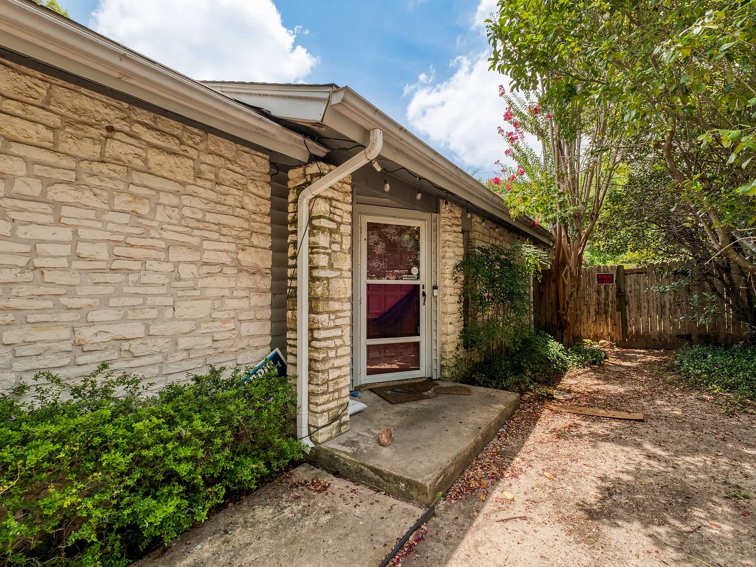 2 bed, 972 sqft, $1,600 — Photo 4