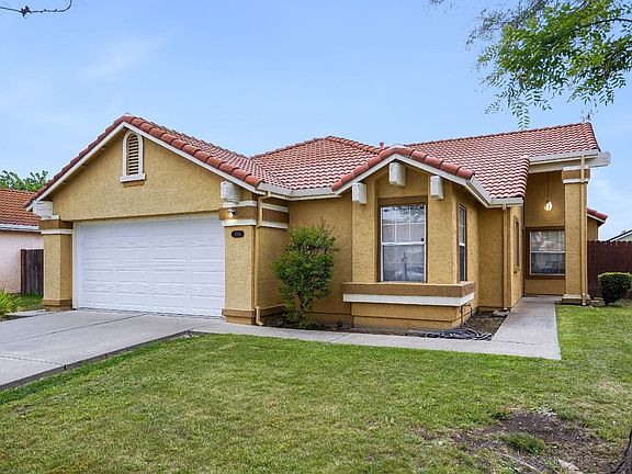 2nd image of 2765 Peppertree Dr