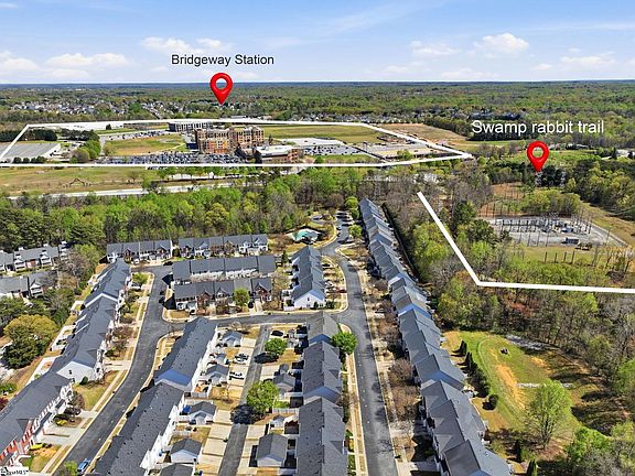 2nd image of 245 Hadley Commons Dr