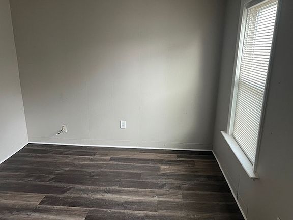 5th image of 2533 Penbrook Ave Floor 2