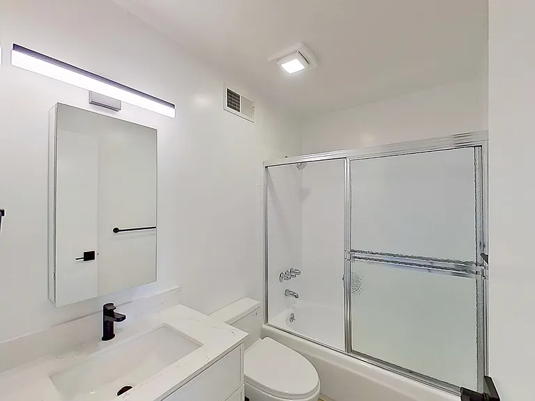 2033 Castro St #11 — Photo 7