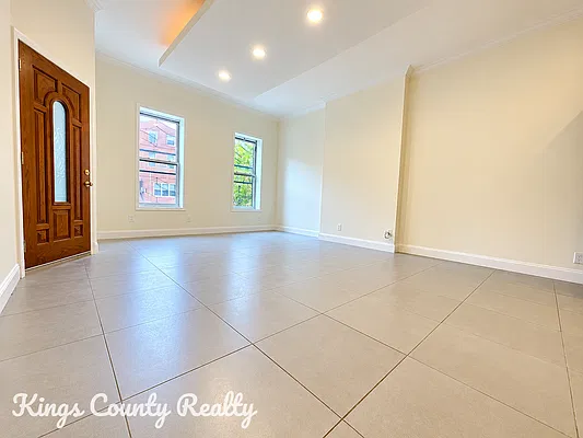 Living room, photo 3