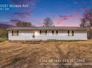 10587 S Wisner Ave, Grant, MI 49327