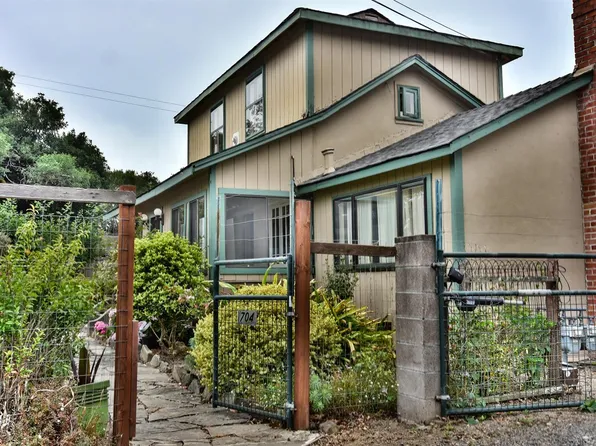 704 Bloomfield Road, Sebastopol, CA 95472