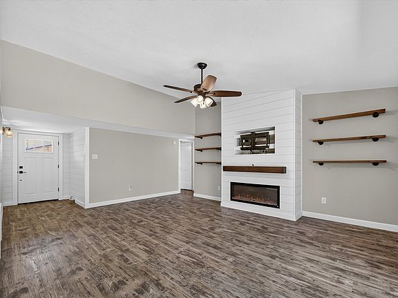 3rd image of 5402 Duchess Ct