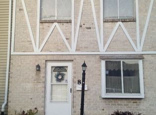 8 Nassau Ct, Reading, PA 19607