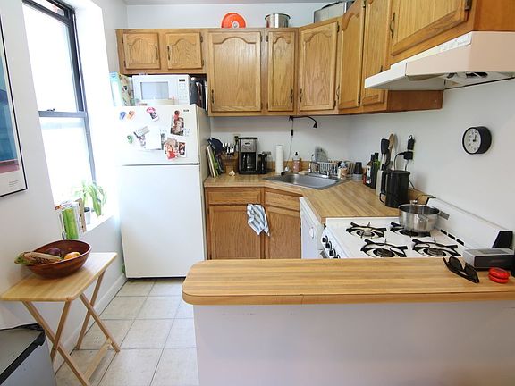 4th image of 311 W 95th St APT 3A