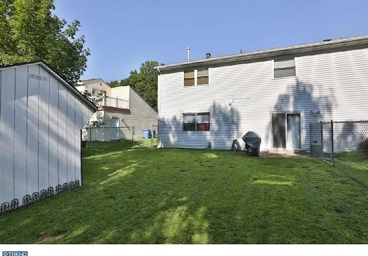 3 bed, 1100 sqft, $1,950 — Photo 2