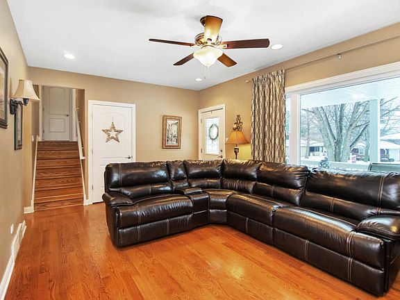 5th image of 11940 Hillcrest Dr