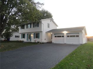 107 Olympia Dr, Rochester, NY 14615