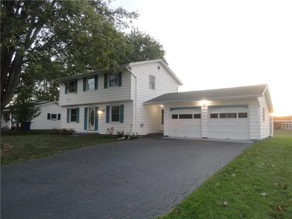 107 Olympia Dr, Rochester, NY 14615