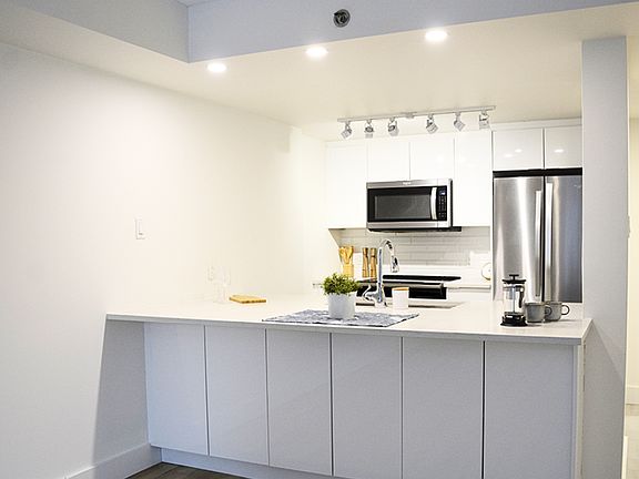 2nd image of 1314 Cathedral Ln #2-Bedroom