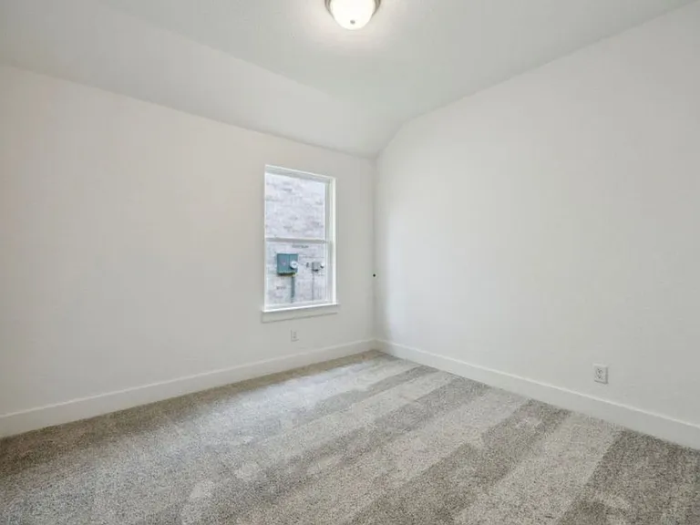 3832 Pennington Ave — Photo 5