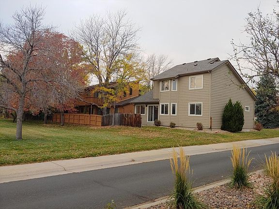3rd image of 856 W Barberry Cir