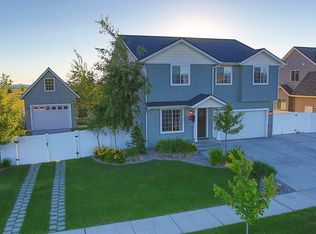 8631 N Courcelles Pkwy, Hayden Lake, ID 83835